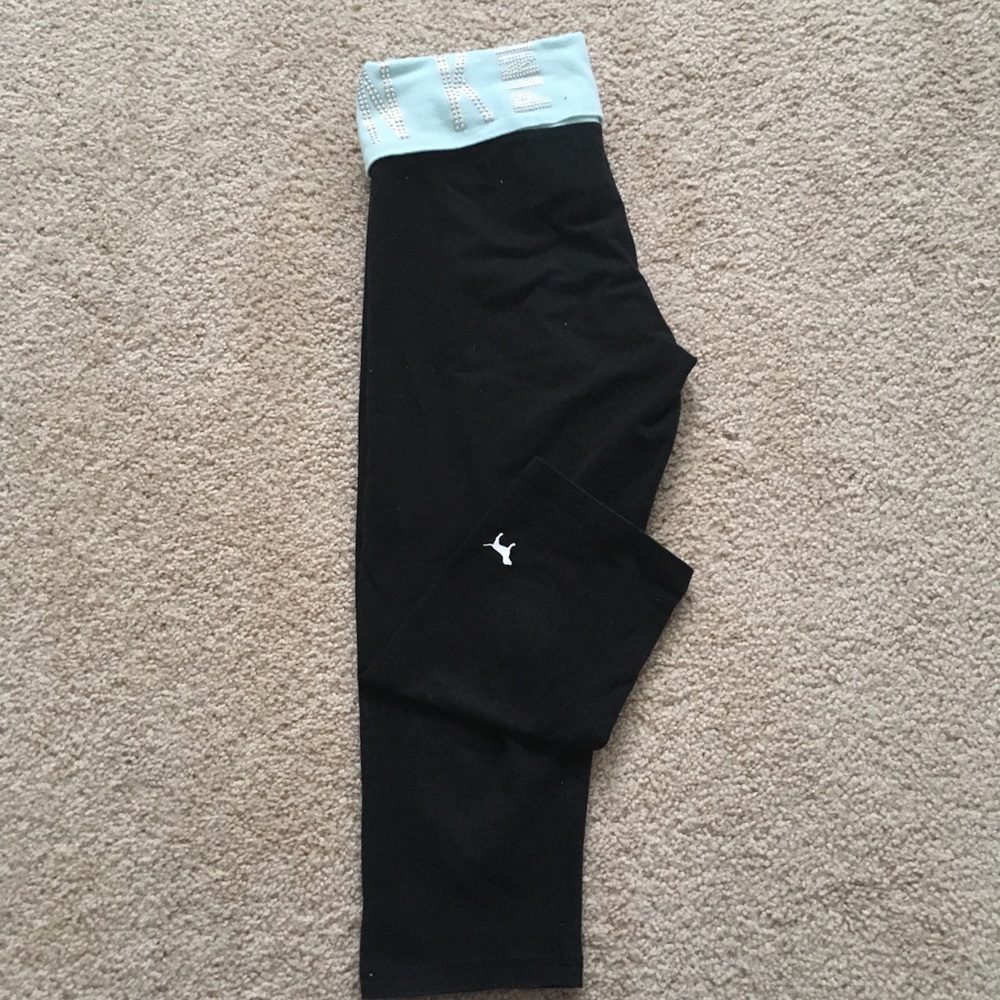 Victoria’s Secret PINK Yoga Capris Sz M